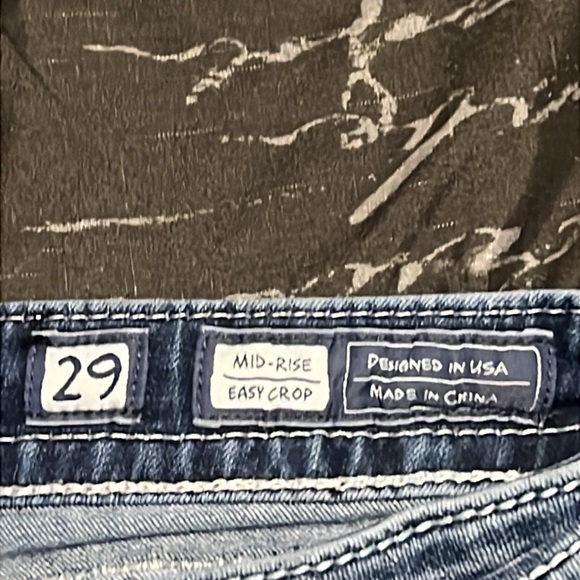 Miss Me Jeans Mid Rise Easy Crop 29 medium wash - Picture 6 of 16